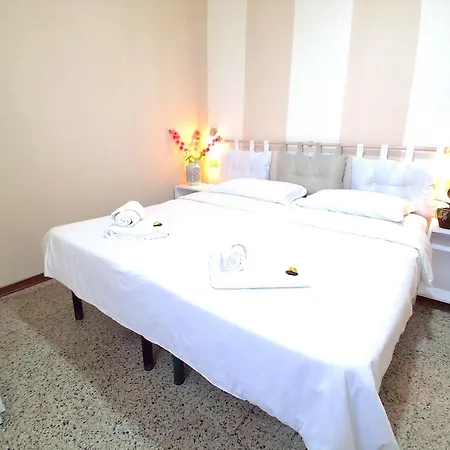 Le Giare 2* Marina di Pietrasanta