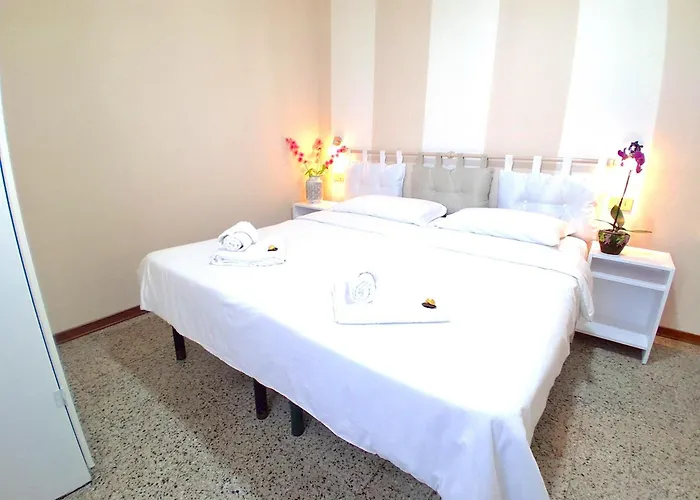 Le Giare 2* Marina di Pietrasanta